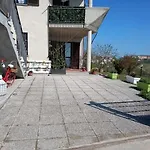 Maison Younesco - Indipendente Exclusive Castagnole delle Lanze
